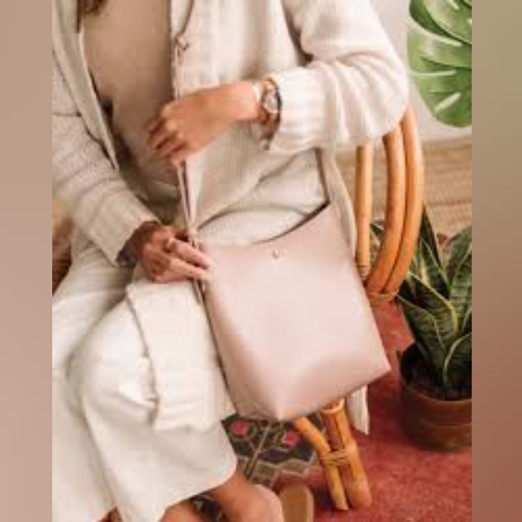 Samara Medium Shoulder Bag Peony BNIP - Picture 2 of 3